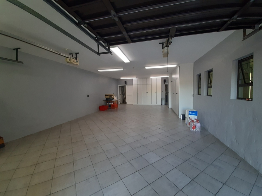 4 Bedroom Property for Sale in Nahoon Valley Park Eastern Cape